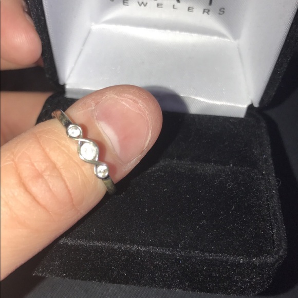 Kay jewelers Infinity Ring - Picture 5 of 6